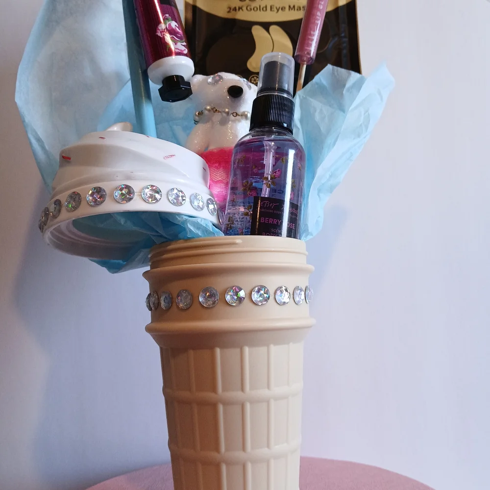 Ice Cream Cone Nicole Miller, Betse Celebration Concept/Gift Set